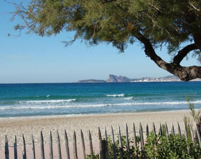 Rez-De-Villa Proche De La Mer - Villa Temana サン・シル・シュル・メール エクステリア 写真